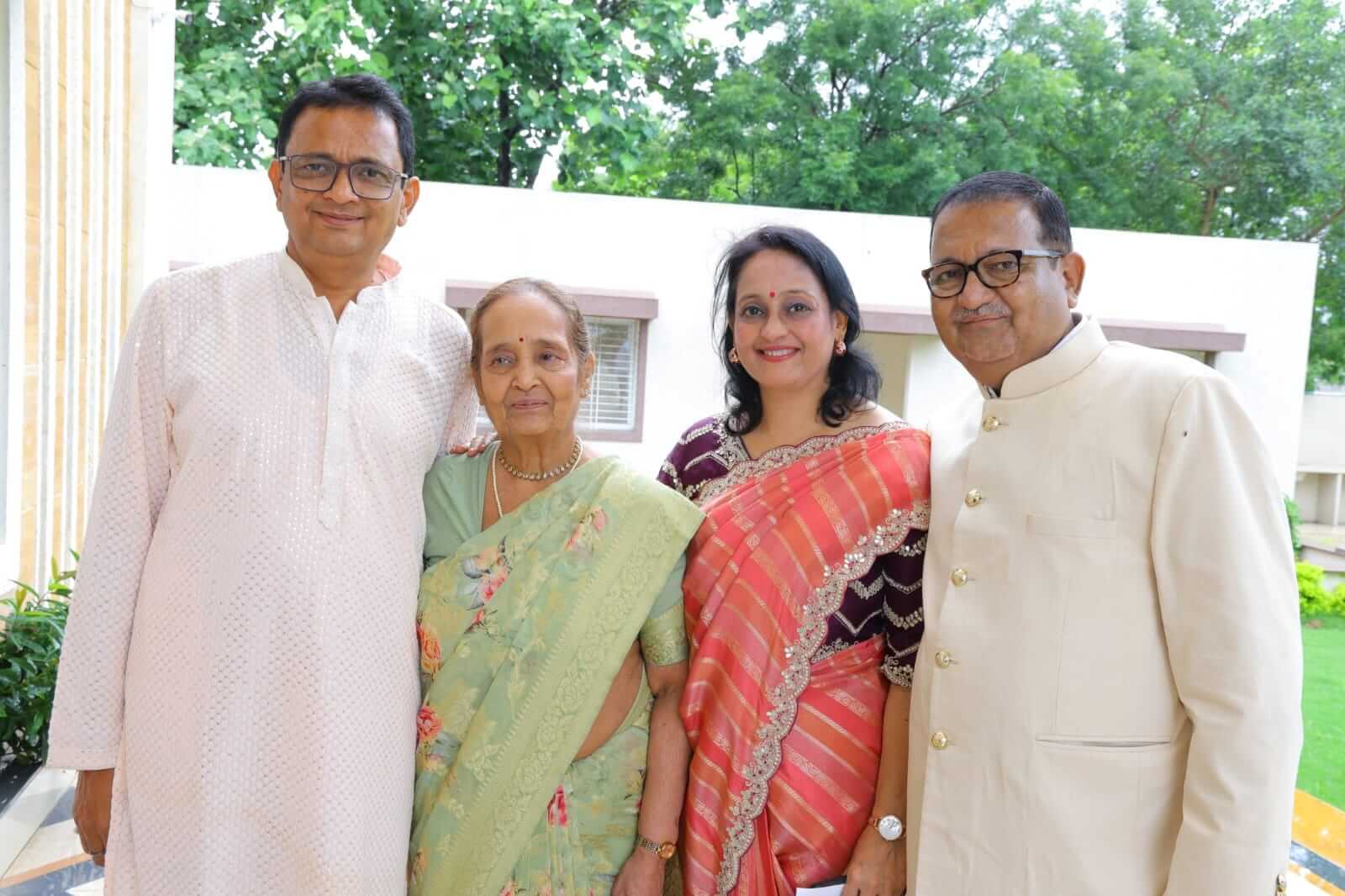 Dr-Meenal-Tela